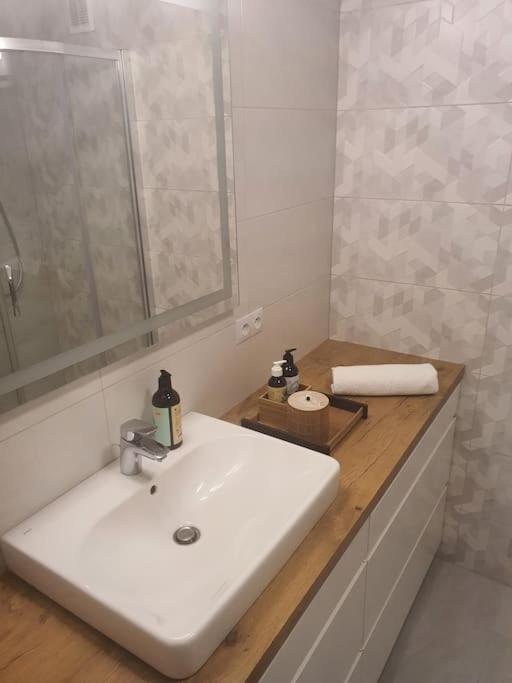Przy Szkole Filmowej, Darmowy Parking Apartment