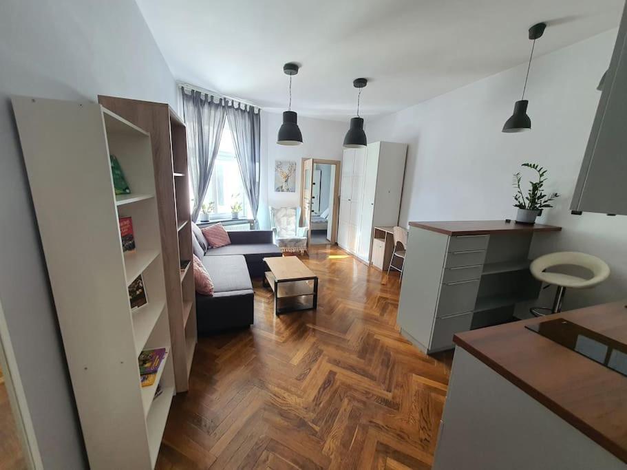 Przy Szkole Filmowej, Darmowy Parking Apartment *