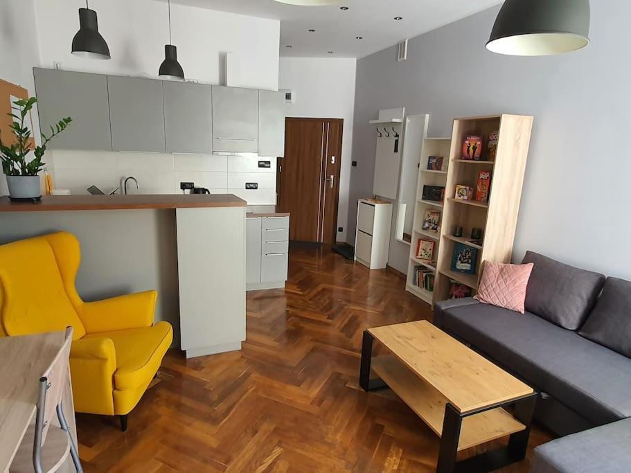 Przy Szkole Filmowej, Darmowy Parking Apartment